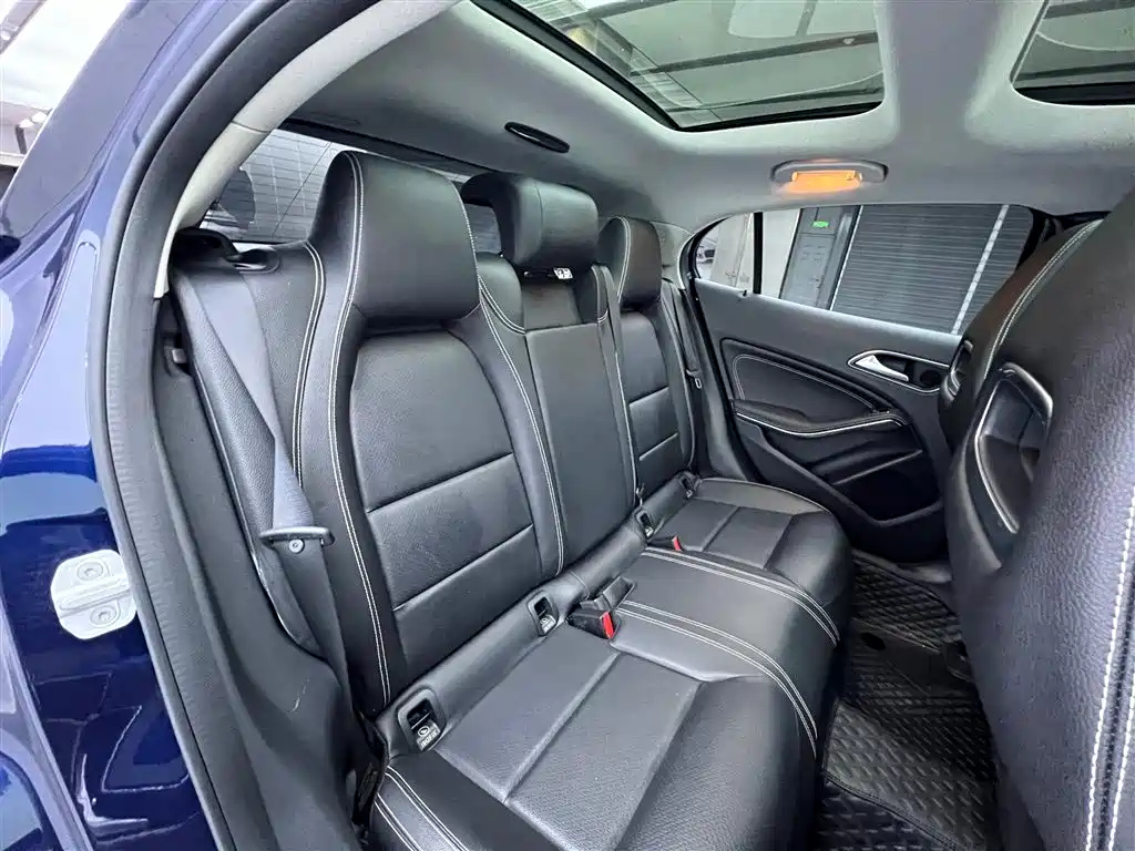 MERCEDES BENZ GLA 2016