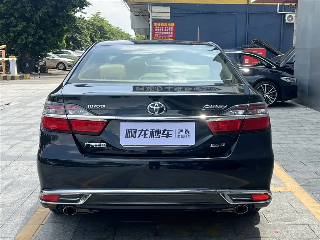 TOYOTA CAMRY 2016