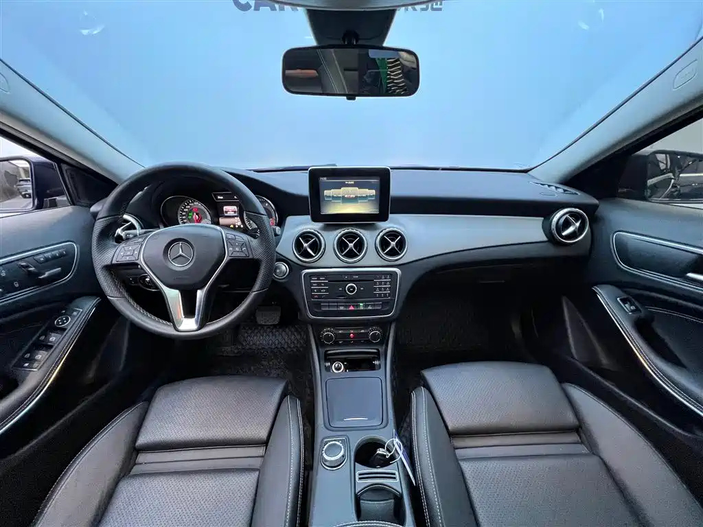 MERCEDES BENZ GLA 2016