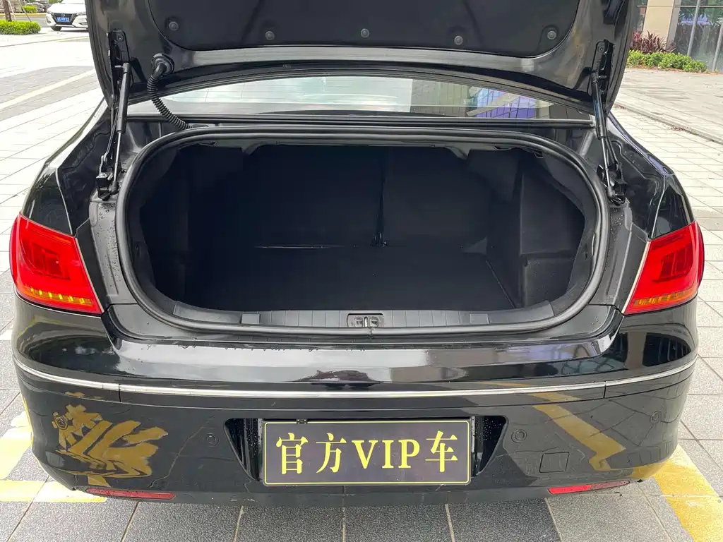 PEUGEOT 408 2013