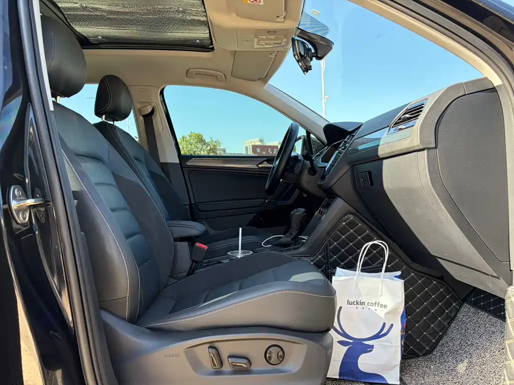 VOLKSWAGEN TIGUAN L 2021