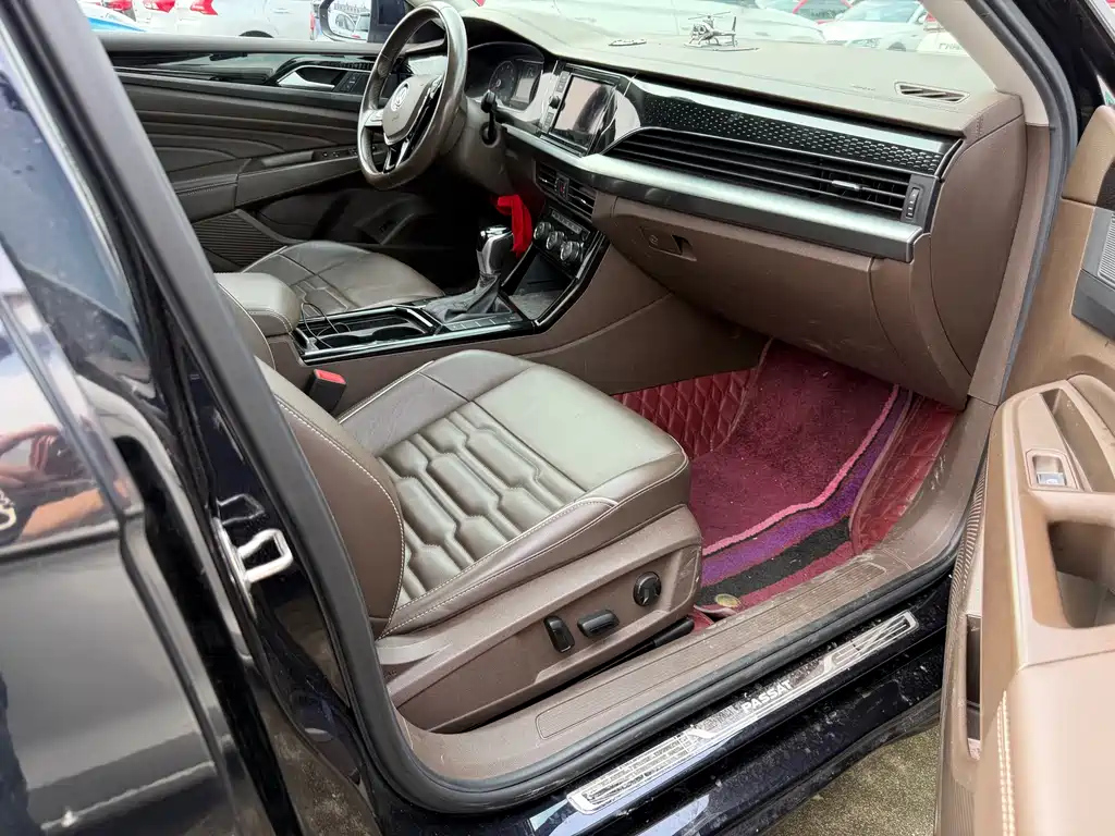 VOLKSWAGEN PASSAT 2019