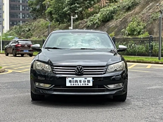 VOLKSWAGEN PASSAT 2013