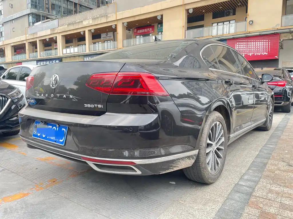 VOLKSWAGEN MAGOTAN 2020