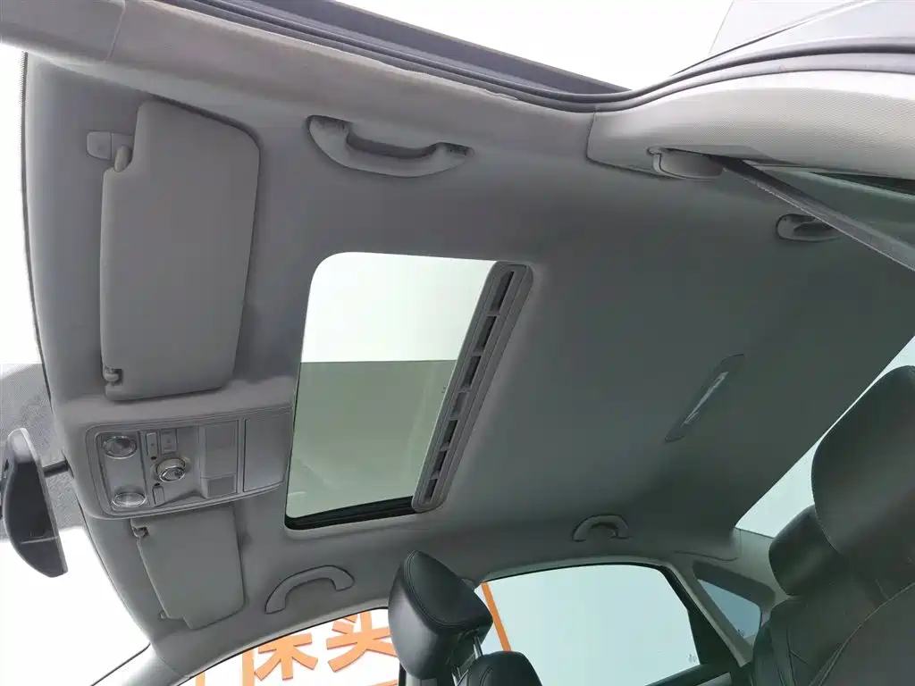 VOLKSWAGEN PASSAT 2014