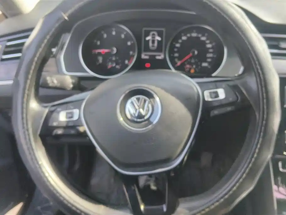 VOLKSWAGEN MAGOTAN 2018