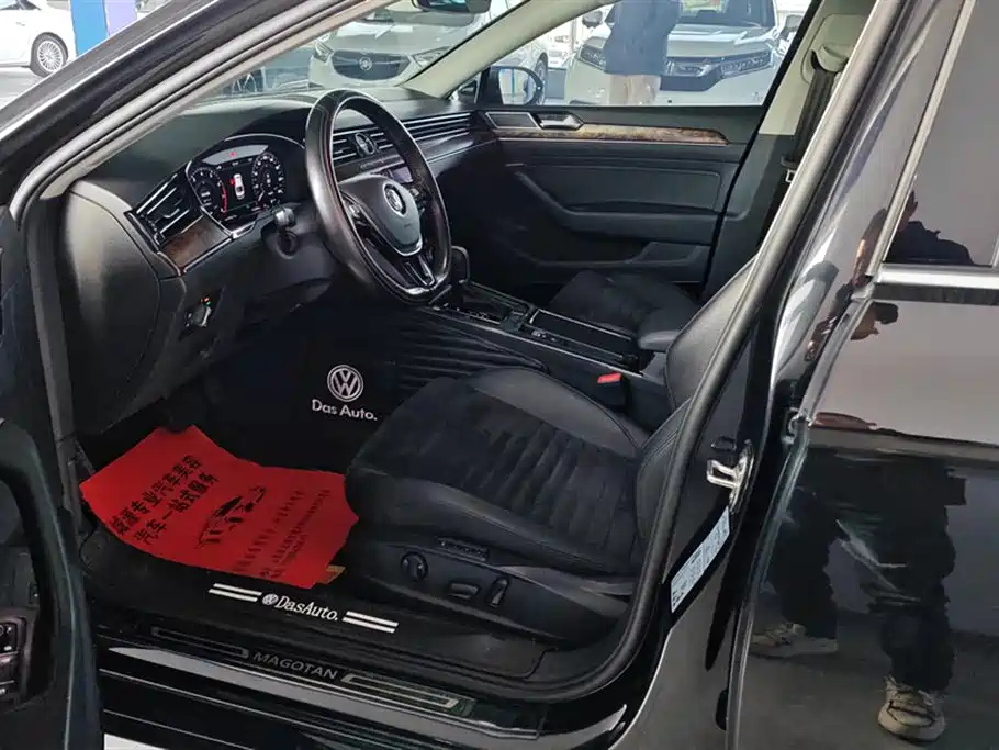 VOLKSWAGEN MAGOTAN 2018