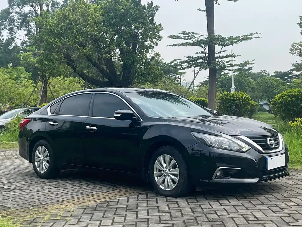 NISSAN TEANA 2017