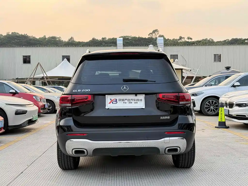 MERCEDES BENZ GLB 2023