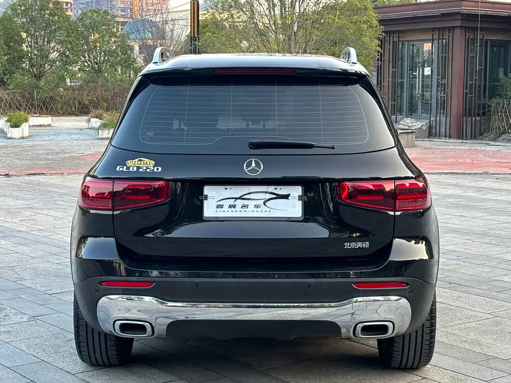 MERCEDES BENZ GLB 2024