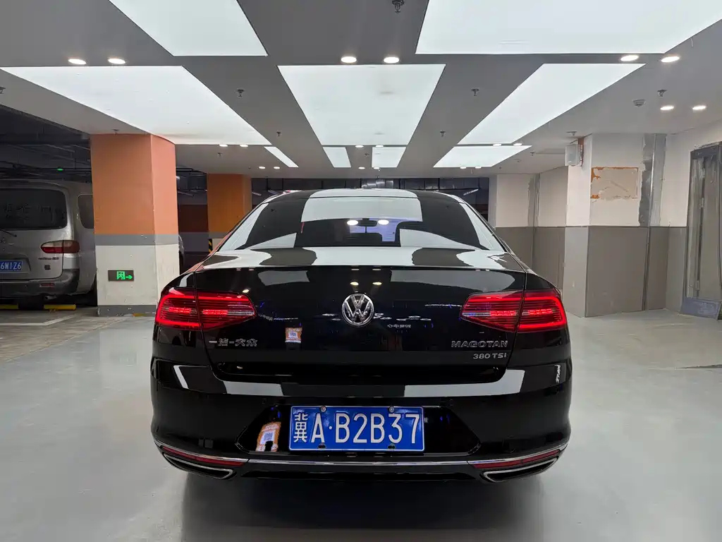 VOLKSWAGEN MAGOTAN 2018