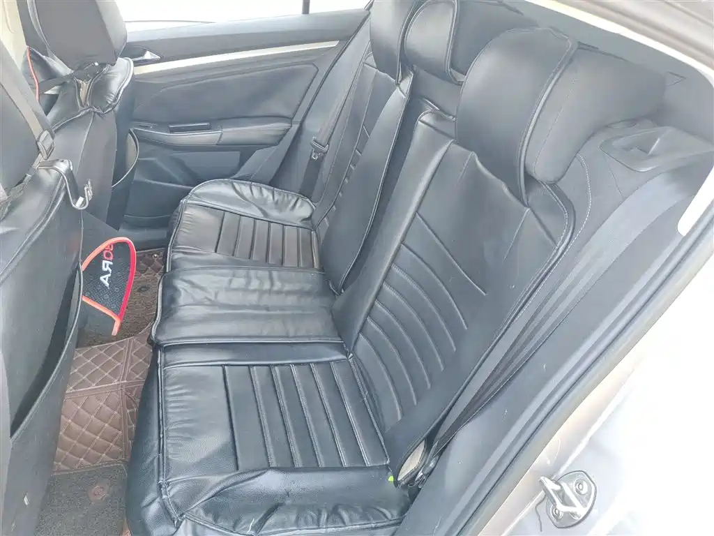 VOLKSWAGEN BORA 2019