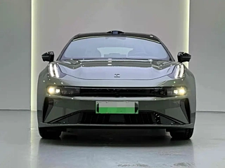 ZEEKR 001  2025