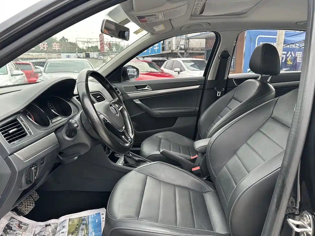 VOLKSWAGEN LAVIDA 2018