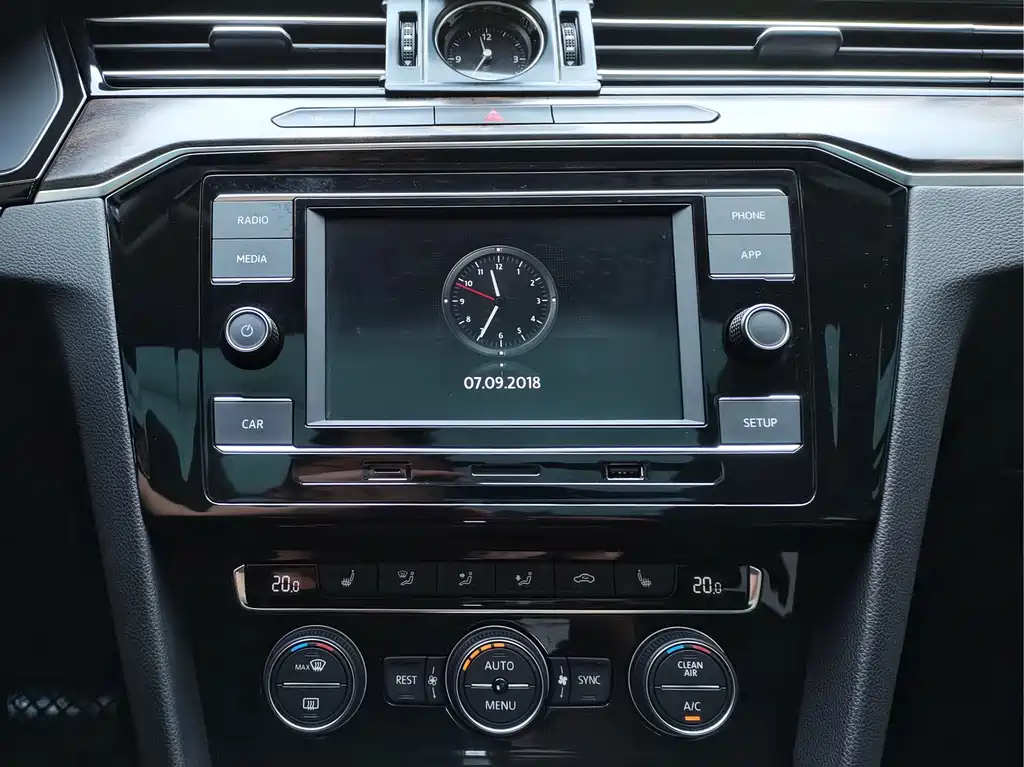 VOLKSWAGEN MAGOTAN 2018