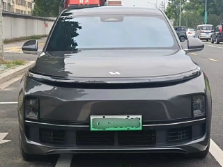 LI AUTO L8  2024