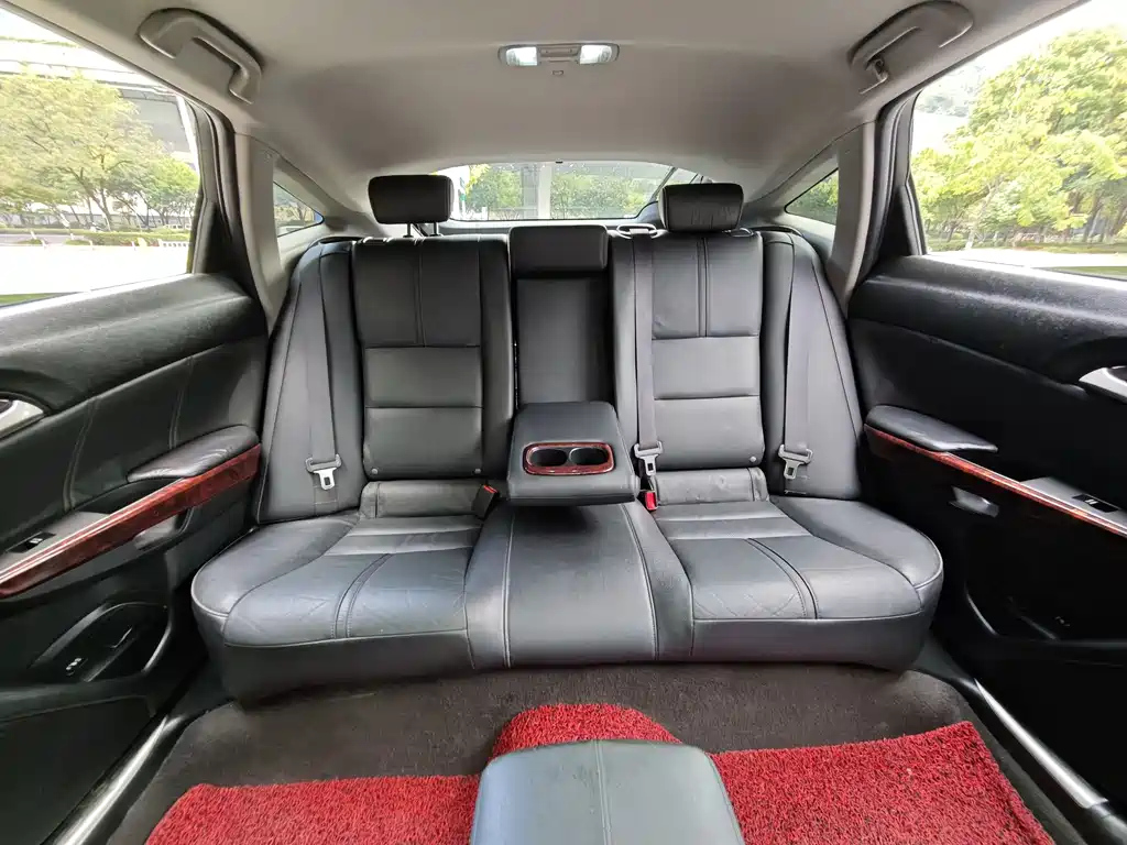HONDA CROSSTOUR 2011