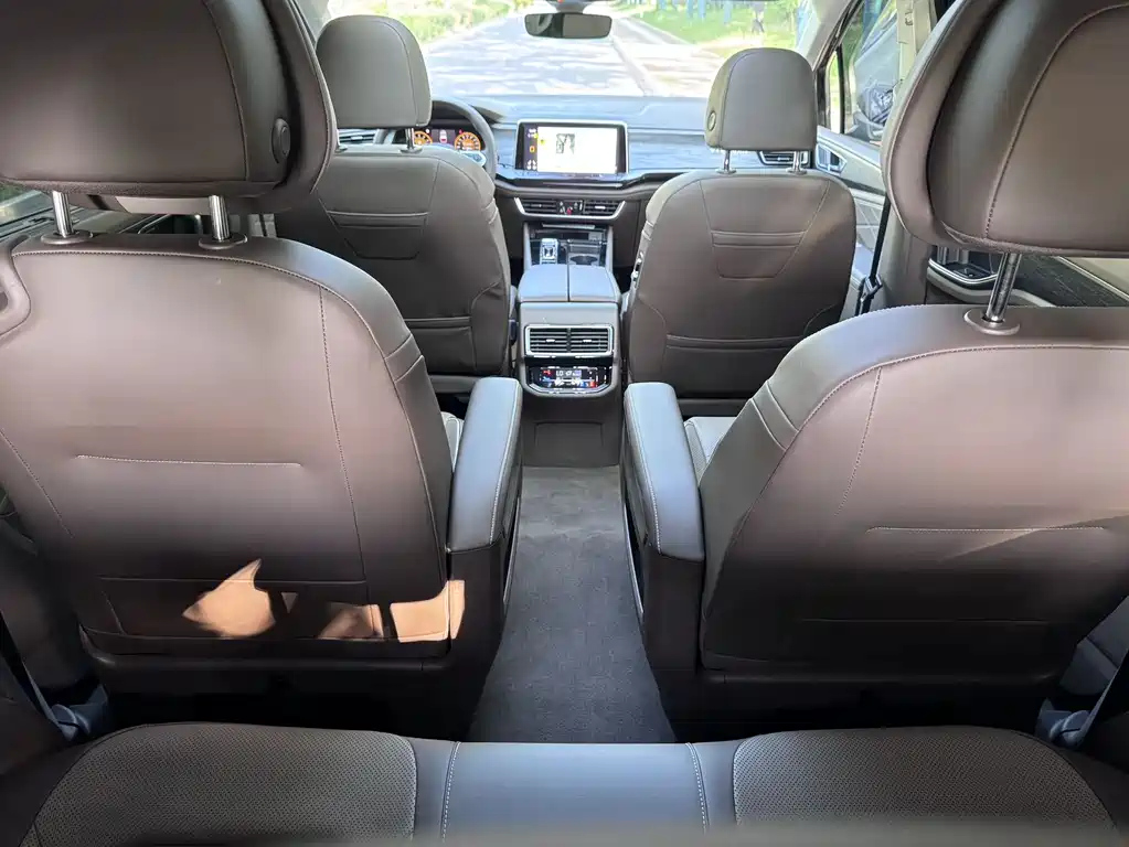 VOLKSWAGEN VILORAN 2024