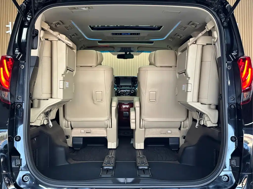 TOYOTA ALPHARD 2016