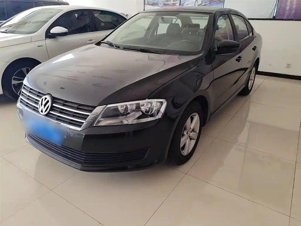 VOLKSWAGEN LAVIDA 2013