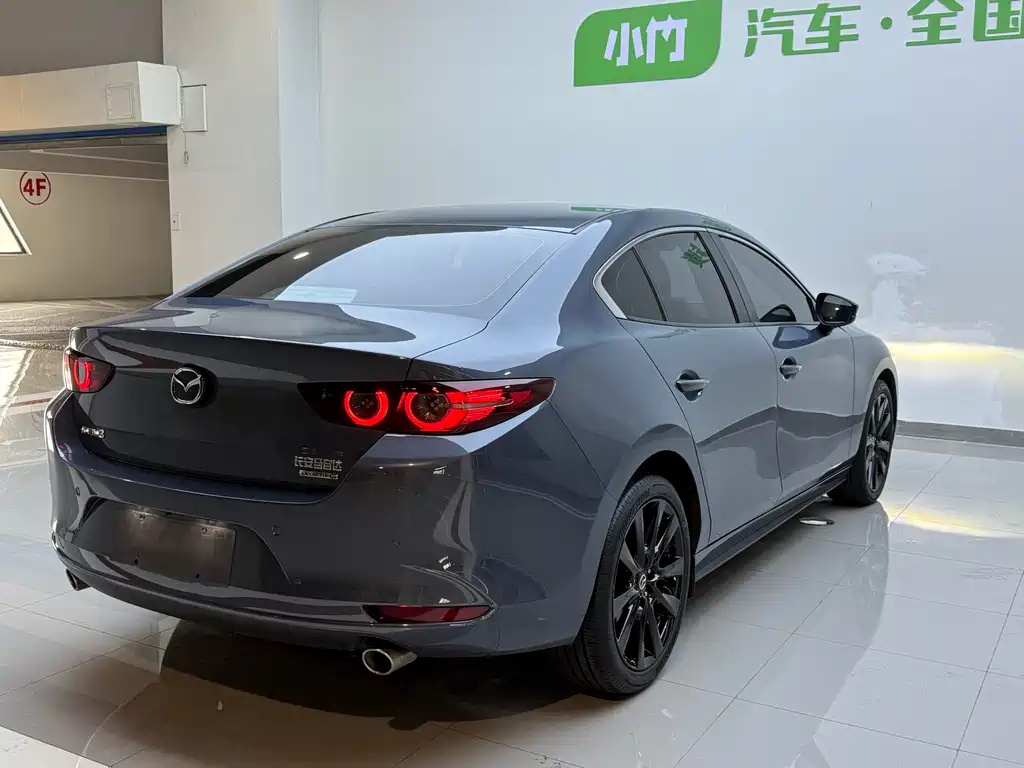 MAZDA 3 AXELA 2022