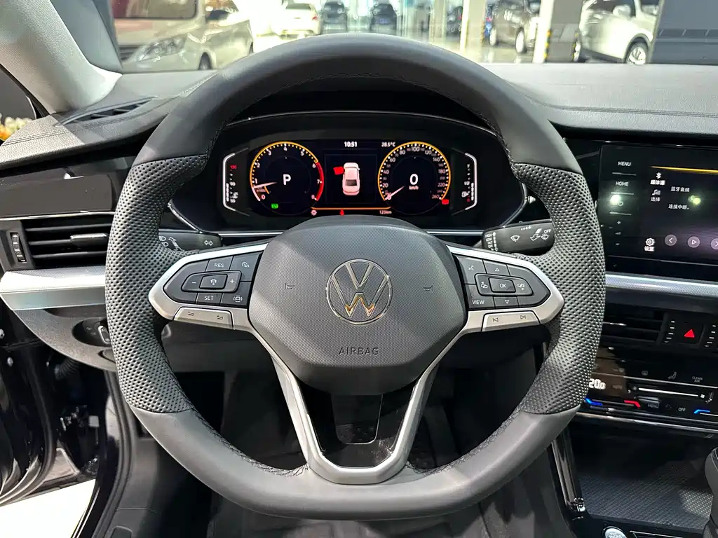 VOLKSWAGEN PASSAT 2025