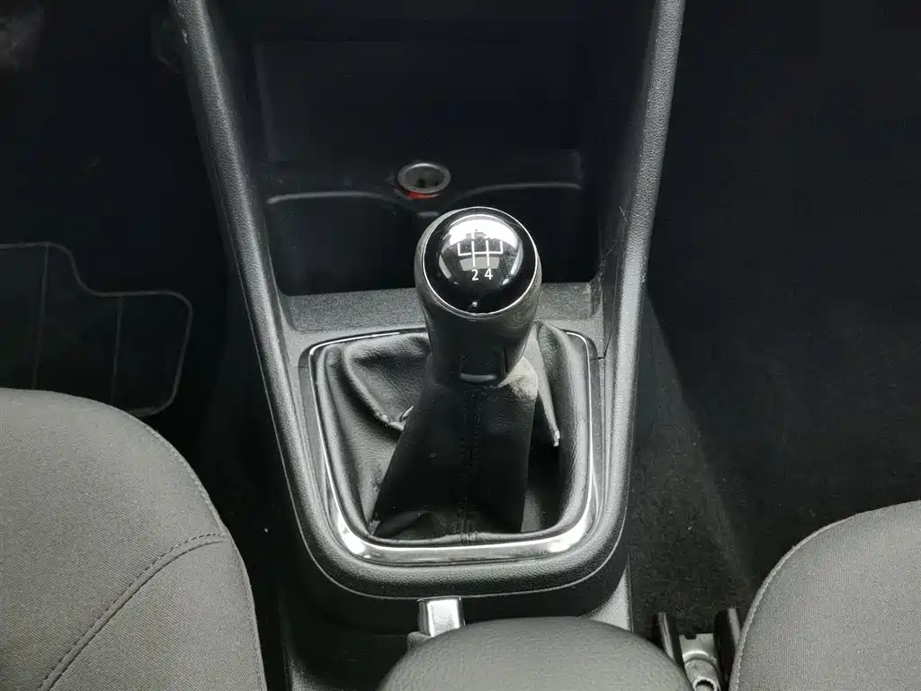 VOLKSWAGEN JETTA 2016