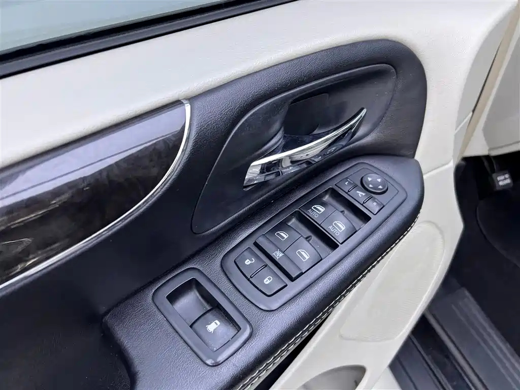 CHRYSLER BIG 捷龙 IMPORT 2014