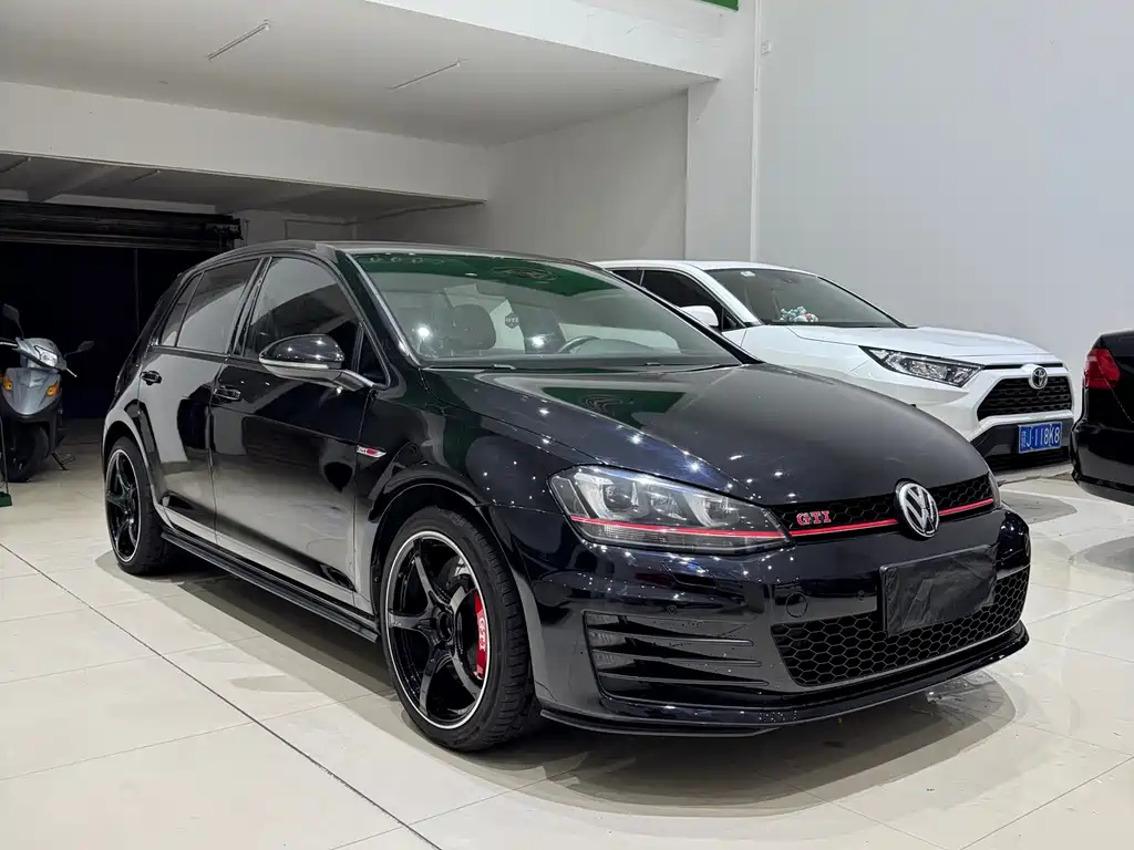 VOLKSWAGEN GOLF GTI 2017
