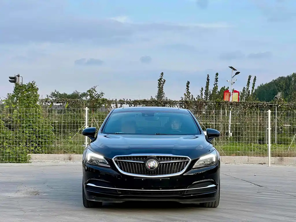BUICK LACROSSE 2018