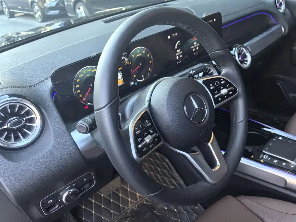 MERCEDES BENZ GLB 2022