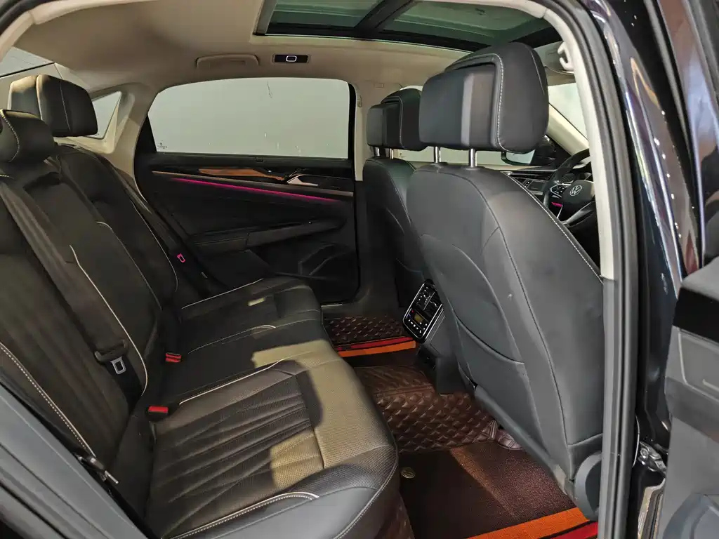 VOLKSWAGEN PASSAT 2022