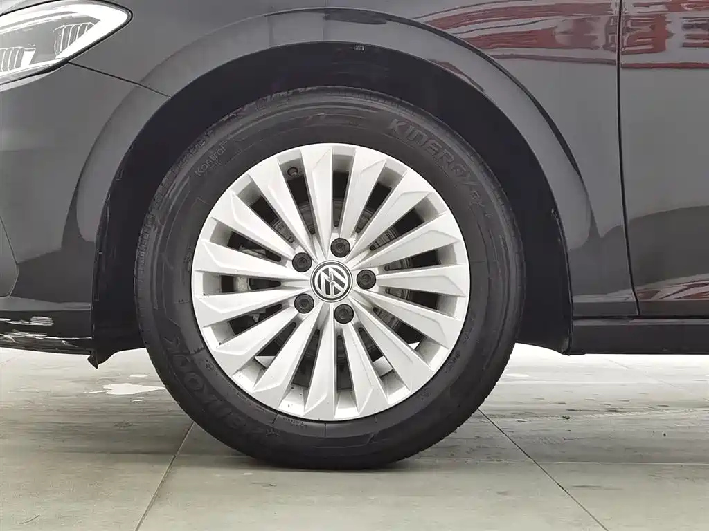 VOLKSWAGEN LAVIDA 2020