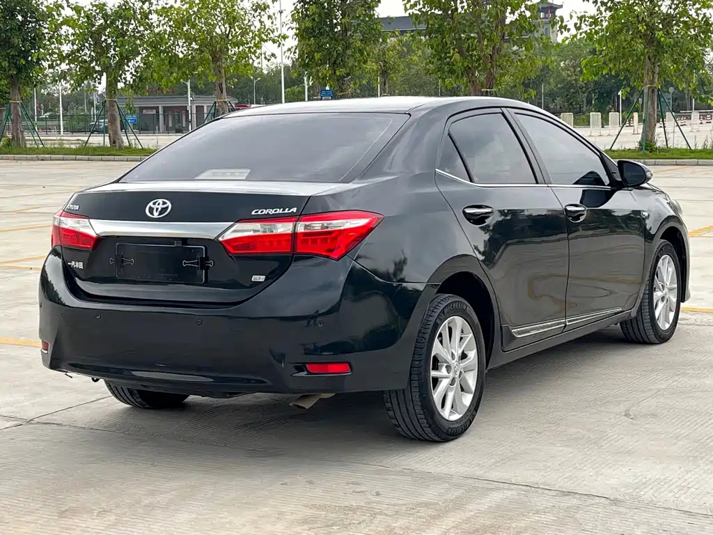 TOYOTA COROLLA 2015