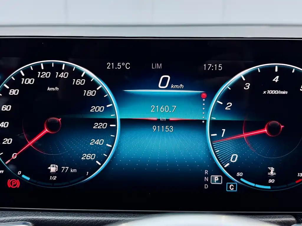 MERCEDES BENZ GLB 2021