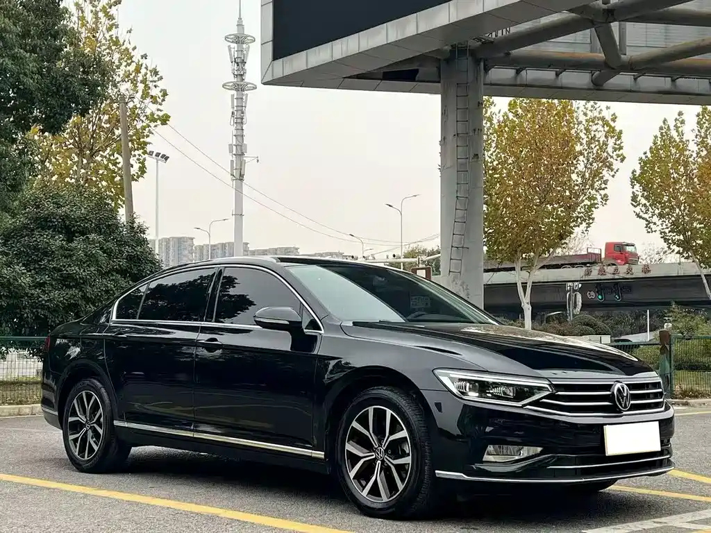 VOLKSWAGEN MAGOTAN 2020