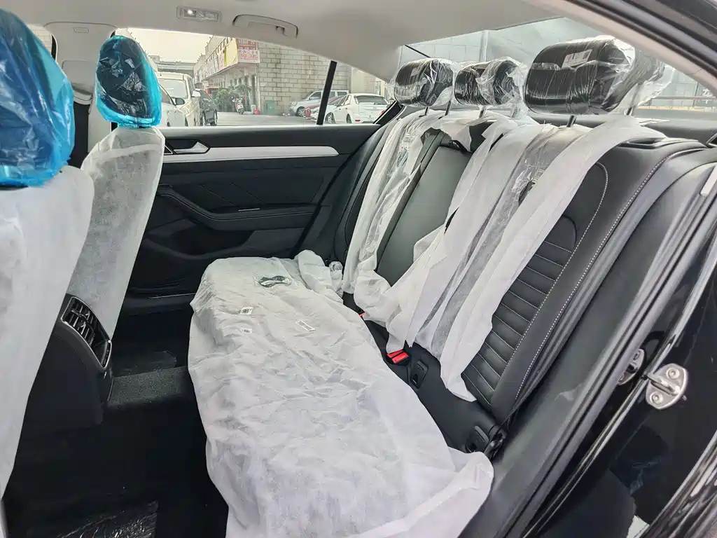VOLKSWAGEN MAGOTAN 2025