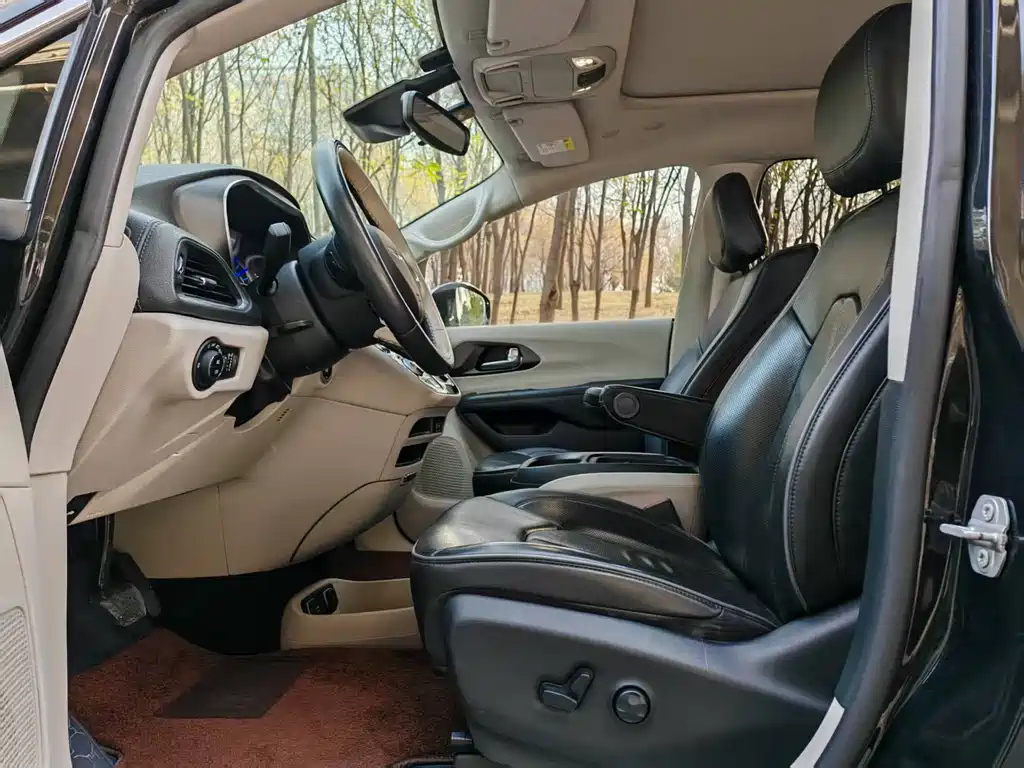 CHRYSLER BIG 捷龙PHEV IMPO 2020