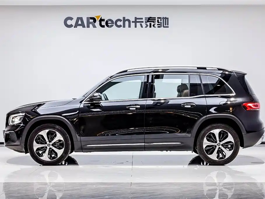 MERCEDES BENZ GLB 2023