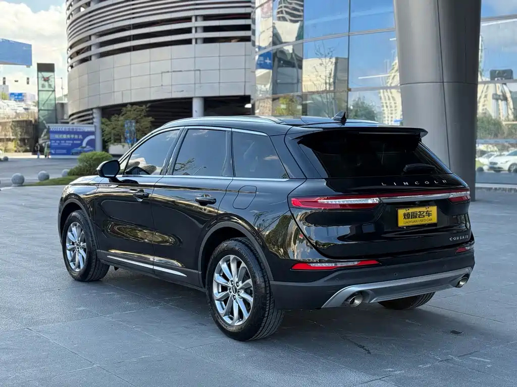 LINCOLN ADVENTURER 2021