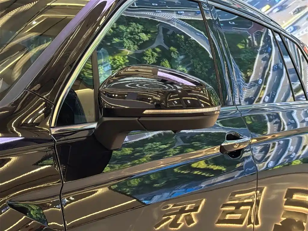 VOLKSWAGEN TIGUAN L 2024