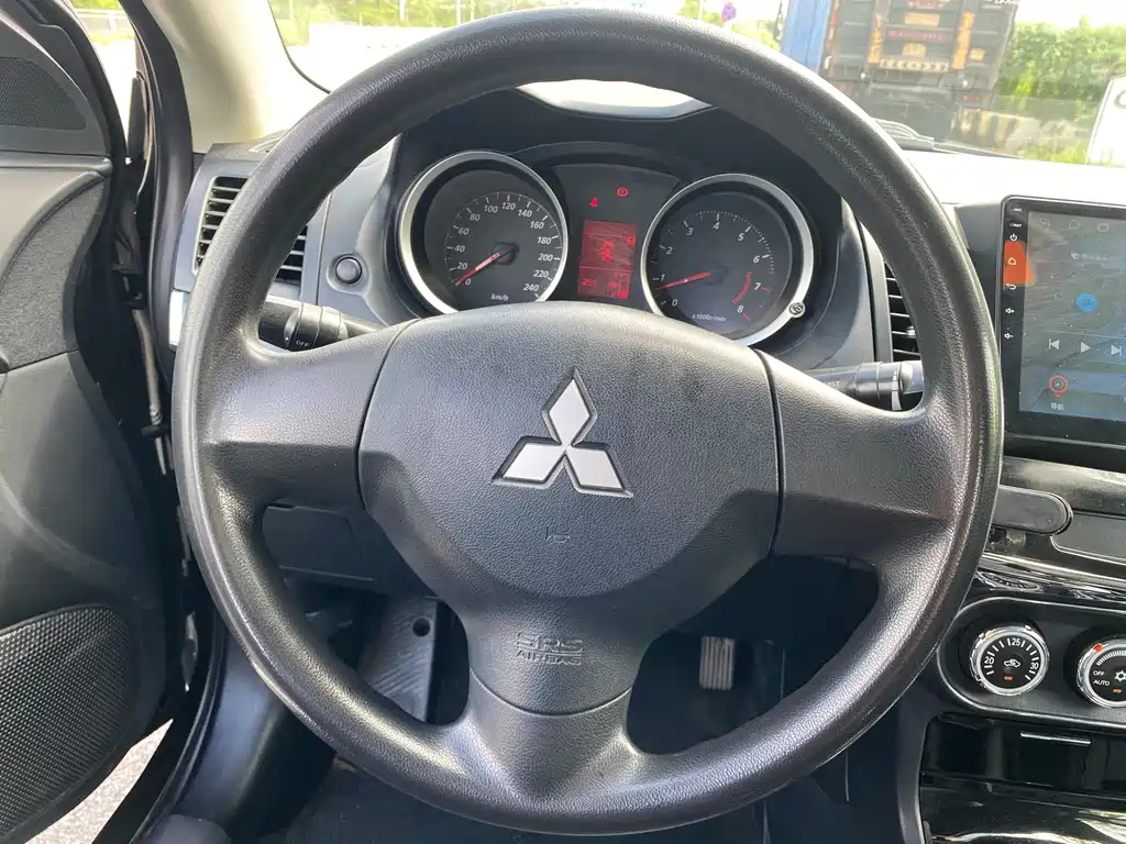 MITSUBISHI LANCER EX 2014