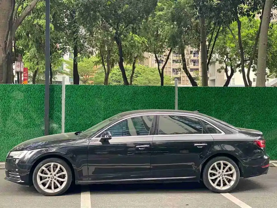 AUDI A4L 2019