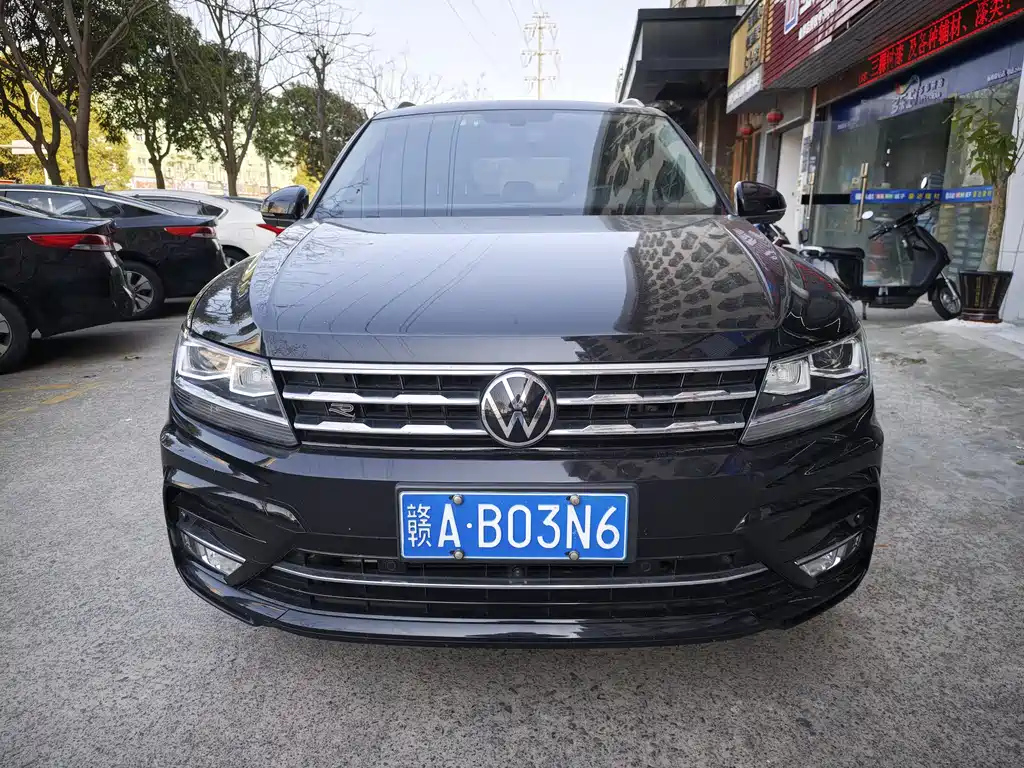 VOLKSWAGEN TIGUAN L 2021