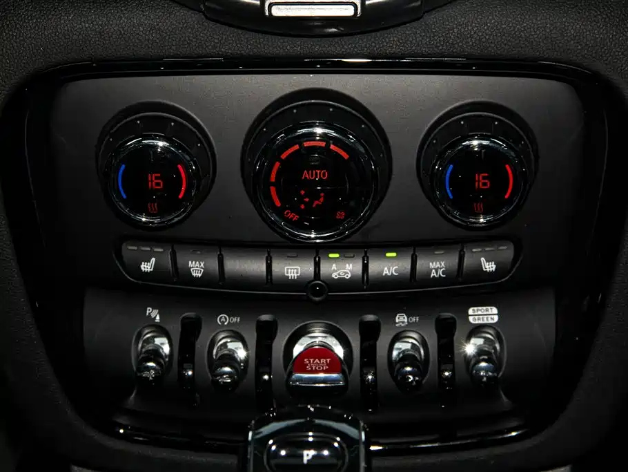 MINI CLUBMAN 2023
