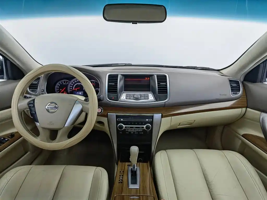 NISSAN TEANA 2011