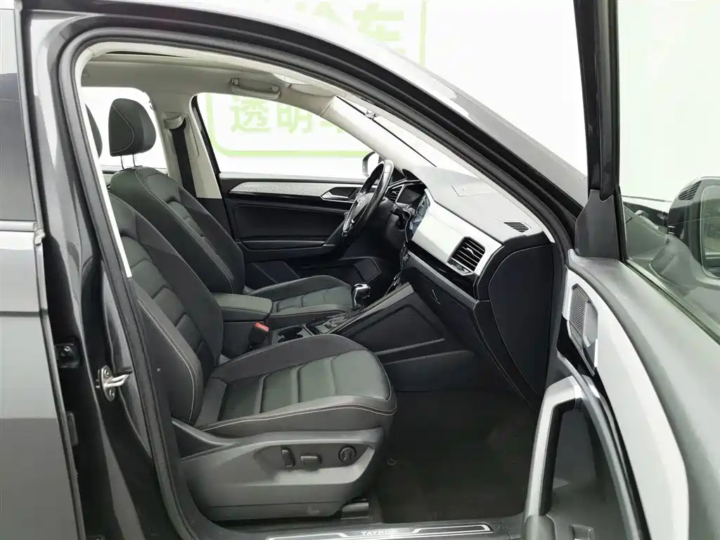 VOLKSWAGEN TAYRON 2019