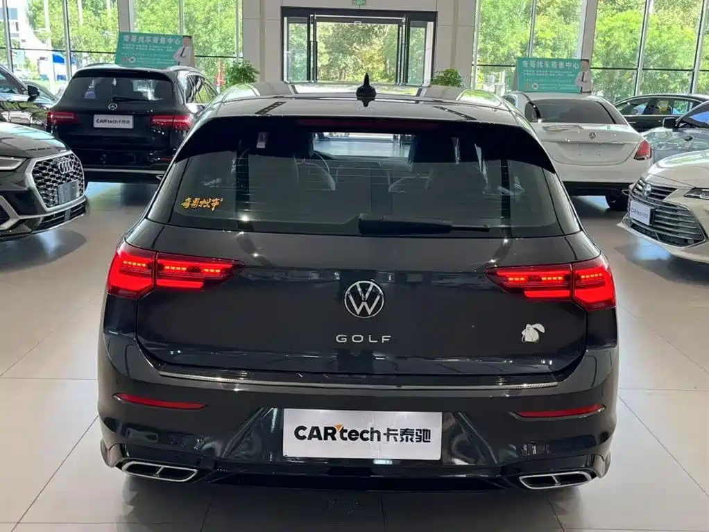 VOLKSWAGEN GOLF 2021