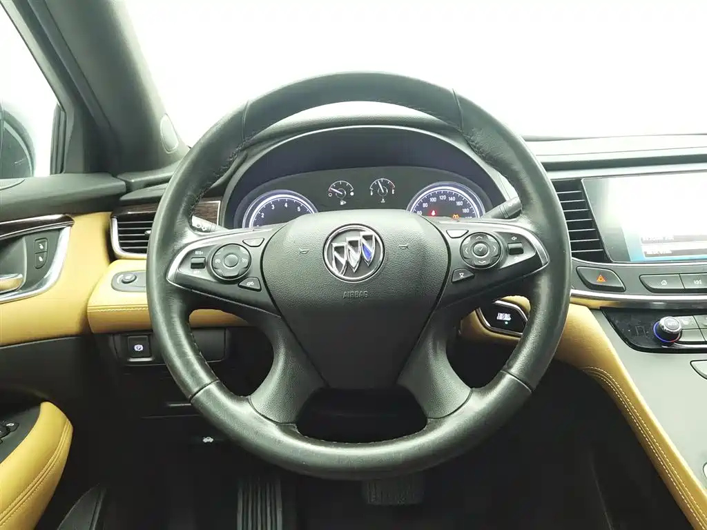BUICK LACROSSE 2018