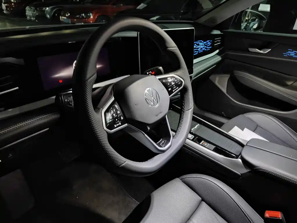 VOLKSWAGEN PASSAT 2025